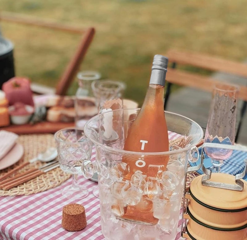 TÖST ROSÉ All-Natural Alcohol Free Sparkling Beverage, 25.4 Fl Oz (Pack of 1) - Image 2
